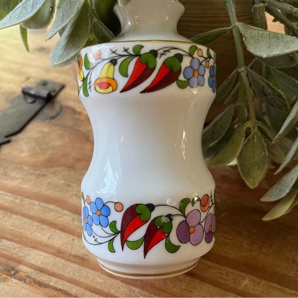 Kalocsa Hungary Vintage Hand Painted Porcelain Floral Tea Jar - Picture 5 of 9